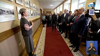 В здании Заксобрания Челябинской области открыли фотовыставку о его истории