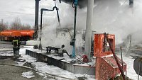 Бензовоз загорелся на автозаправке в Челябинске