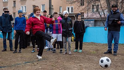 «Отцы» и «дети» сразились на обновленной площадке в Озерске «Отцы» и «дети» сразились на обновленной площадке в Озерске