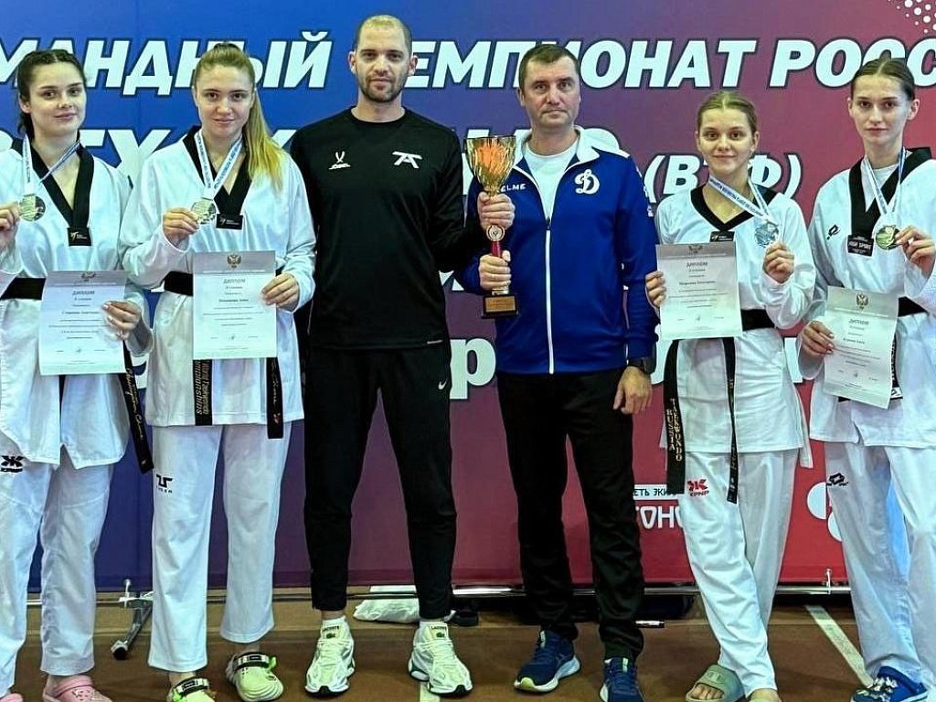 Челябинские тхэквондисты завоевали восемь медалей на Кубке России