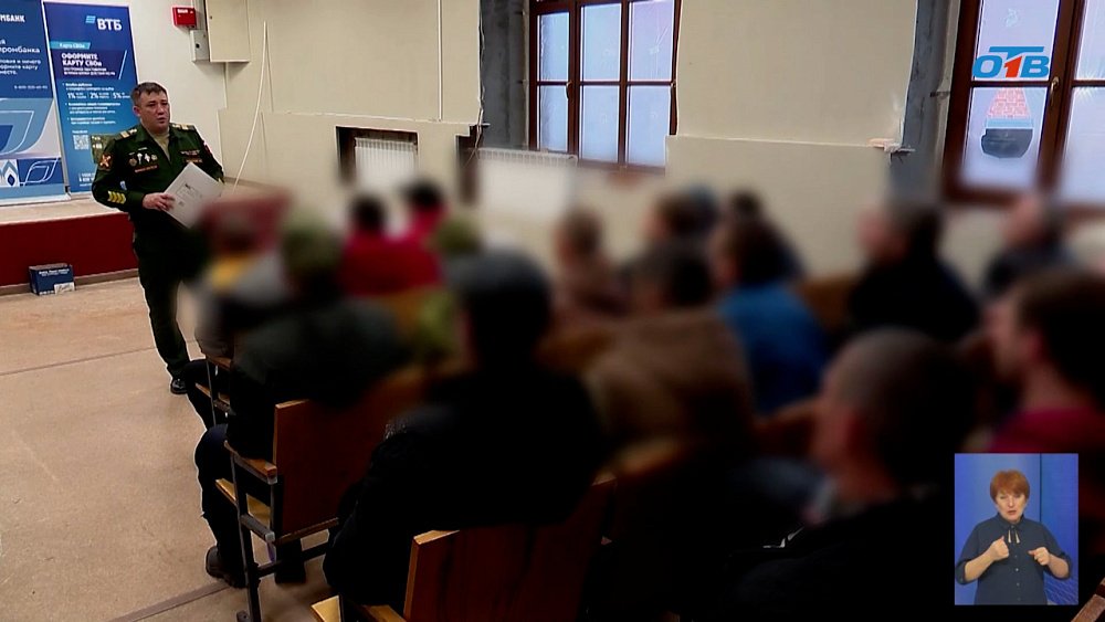 Десятки добровольцев из Челябинской области подписывают контракт с Минобороны