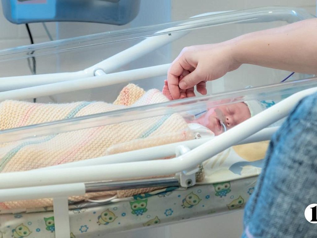 В Челябинске выписали маму, родившую 12 детей в одном роддоме