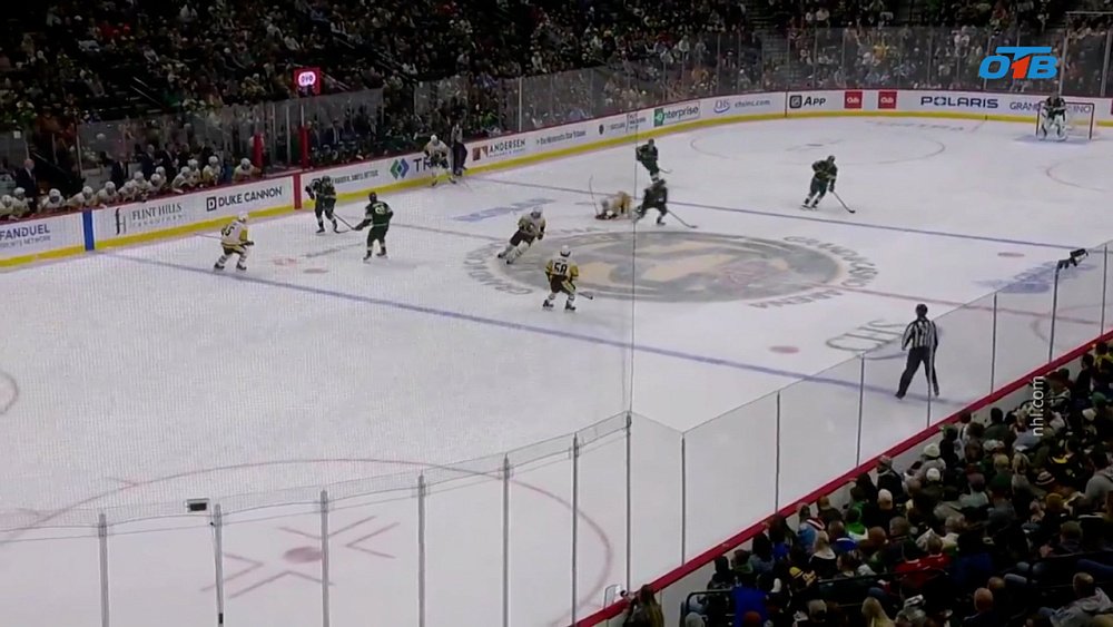 Евгений Малкин отдал результативную передачу в матче НХЛ