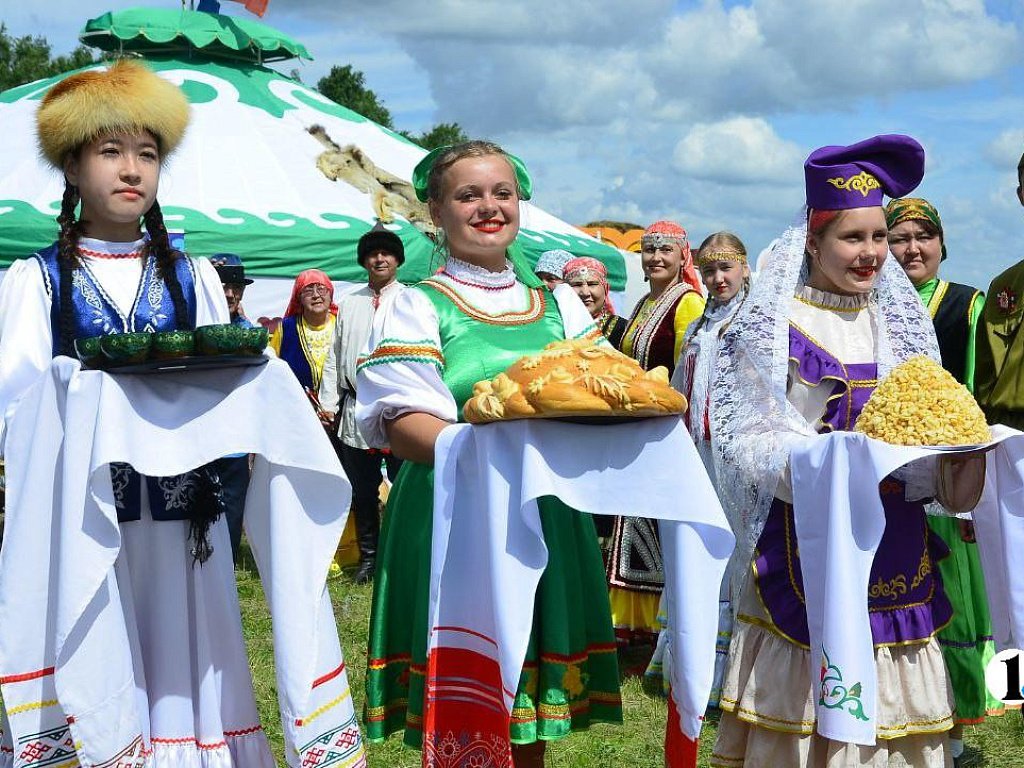 Алексей Текслер: «Любовь к Родине объединяет жителей многонациональной Челябинской области»