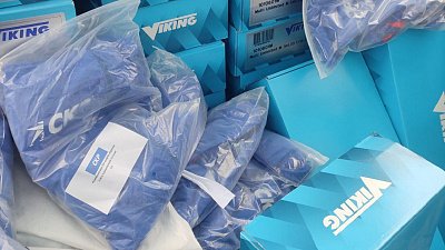 Челябинские спортшколы получат новые коньки и экипировку