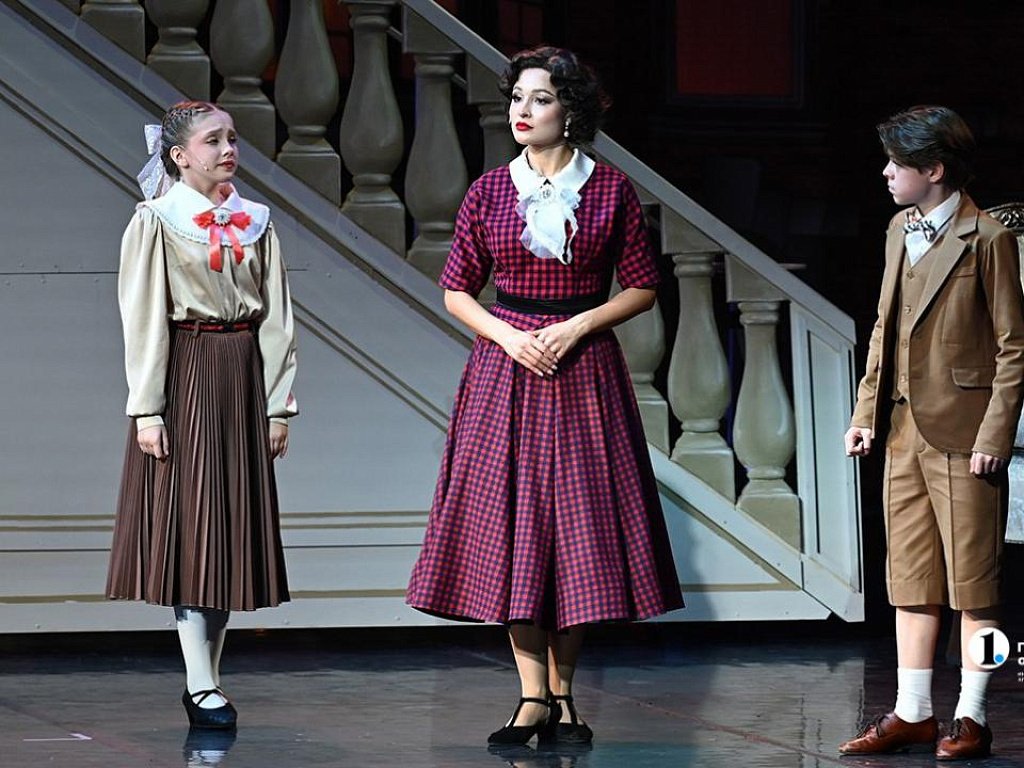 В челябинской Опере представили первую премьеру сезона — мюзикл «Мэри Поппинс, до свидания!»