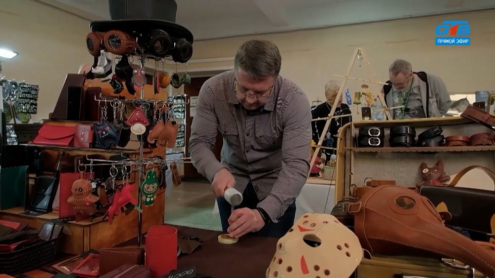 Кожевенное творчество Константина Сомова в рубрике «Браво, мастер!»