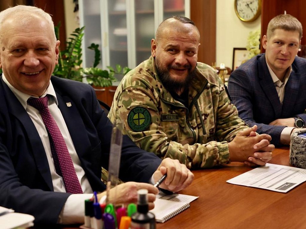 Трое героев Южного Урала начали стажировку в администрации Магнитогорска