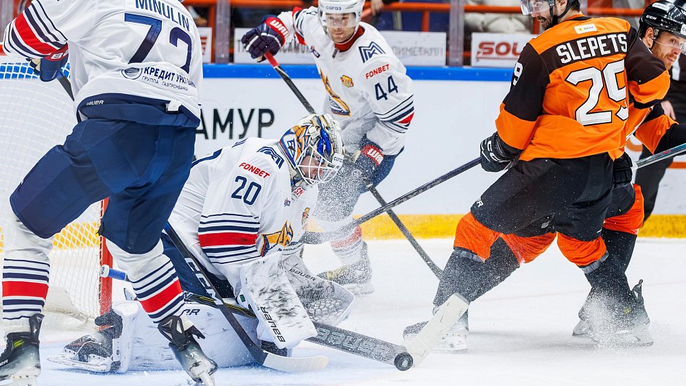 Хоккеисты «Металлурга» грамотно «засушили» игру с «Амуром» и победили со счетом 3:1