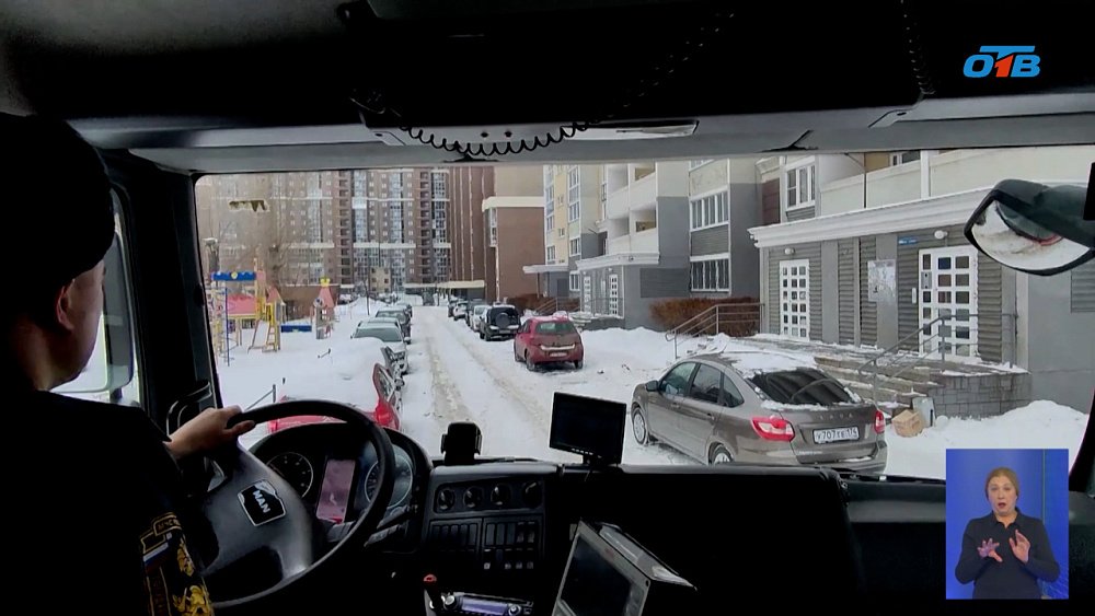 Мэр Челябинска поручил устранить гололед во дворах города