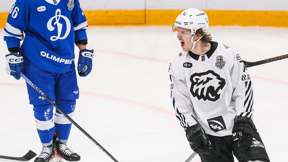 Хоккеист Виталий Кравцов забросил первую шайбу после возвращения в «Трактор» (видео)