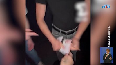 В Челябинске двух молодых парней судят за разорванный паспорт РФ