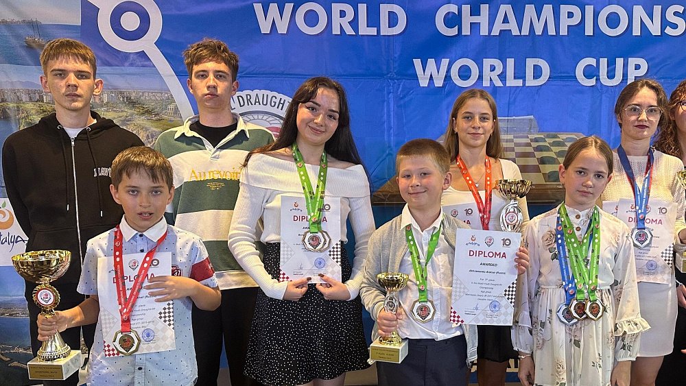 Челябинцы завоевали восемь медалей на первенстве мира по шашкам