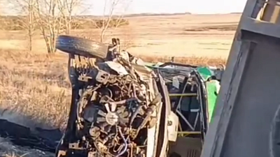 Два микроавтобуса опрокинулись в кювет на трассе в Челябинской области