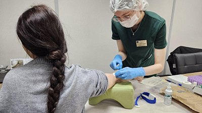 Поликлиники Челябинска проведут вечерний медосмотр 14 ноября