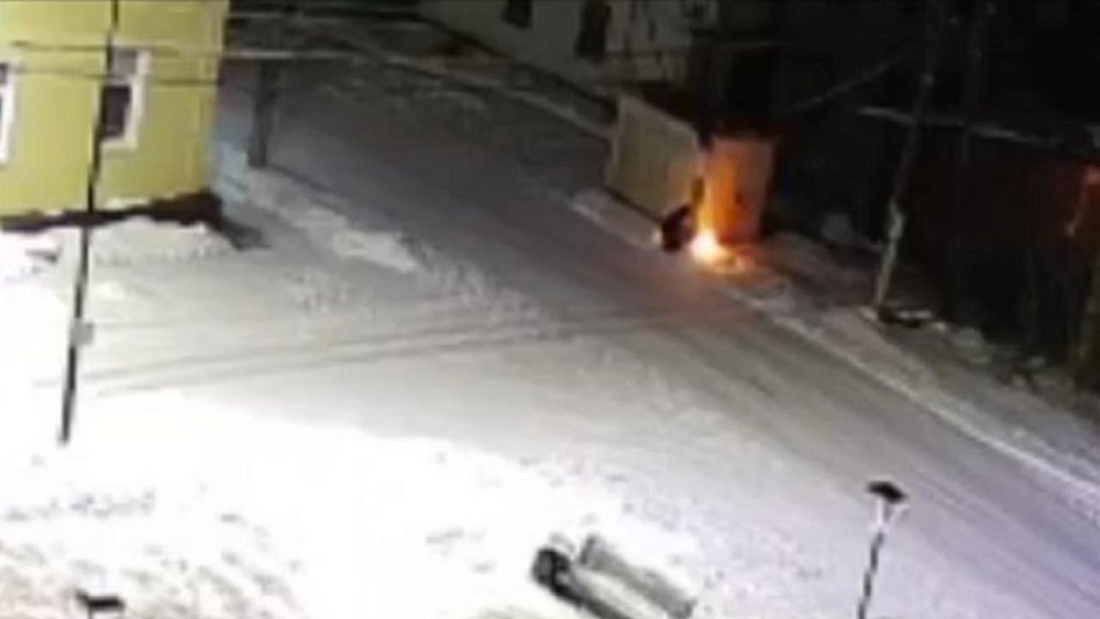 Девушка по указке мошенников подожгла АЗС и трансформаторную будку