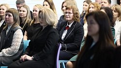 Алексей Текслер наградил сотрудников Сбербанка в день рождения компании