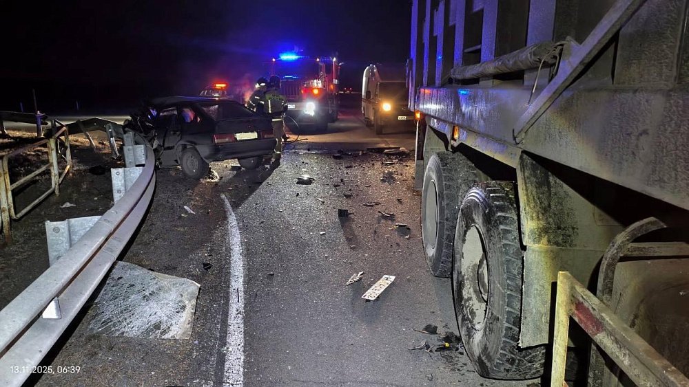 На Урале в жестком ДТП с грузовиком погиб 19‑летний парень