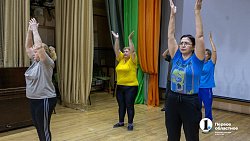 «Зорко лишь одно сердце»: слабовидящая челябинка выступает на сцене