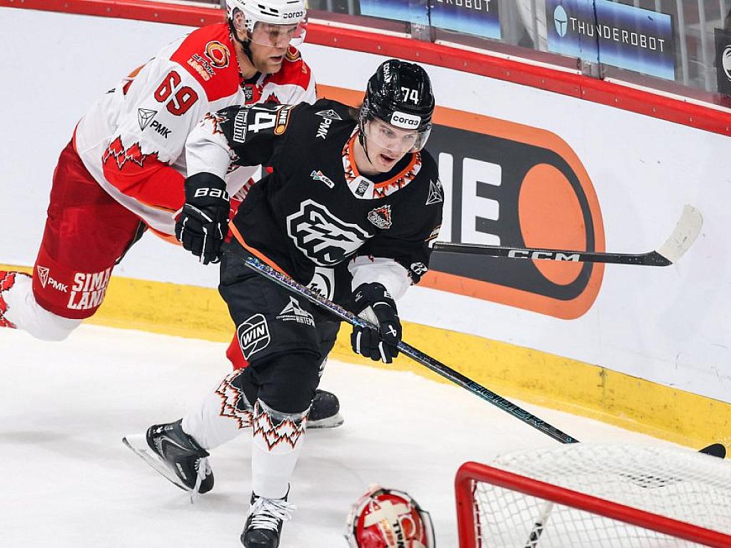 Хоккейный клуб «Трактор» потерпел разгромное поражение в уральском дерби