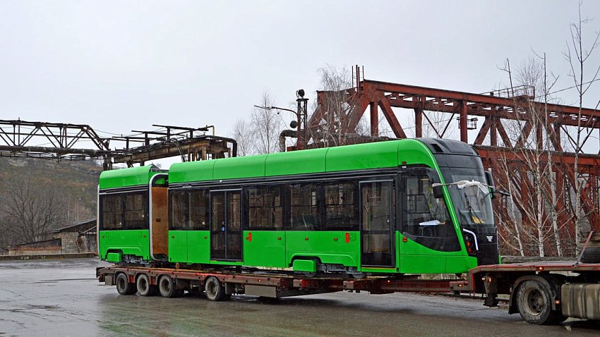 УКВЗ поставил в Челябинск первый трехсекционный трамвай для метротрама