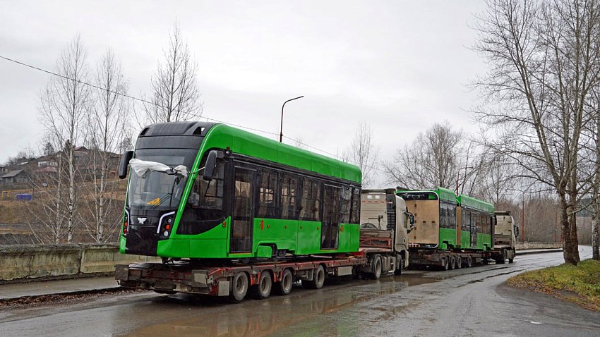 УКВЗ поставил в Челябинск первый трехсекционный трамвай для метротрама