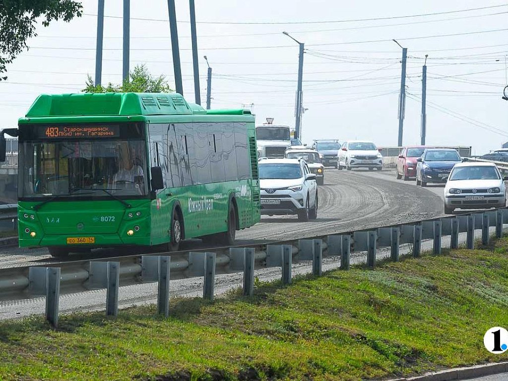 Два автобуса изменили маршруты из‑за ремонта теплотрассы у «Сигнала» в Челябинске