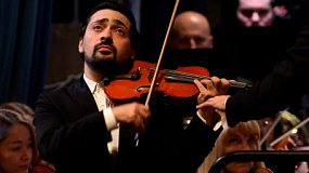 В Челябинске симфонический оркестр выступил с Даниилом Коганом