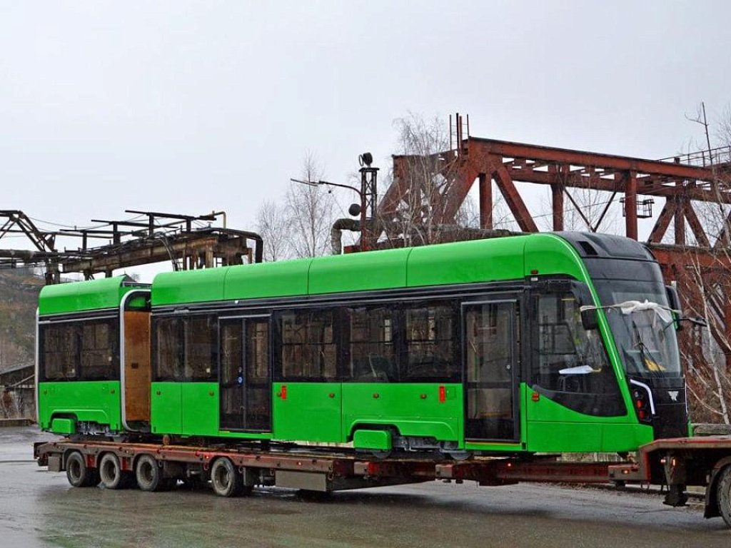 Первый челябинский трехсекционный трамвай проходит доукомплектацию и приемку