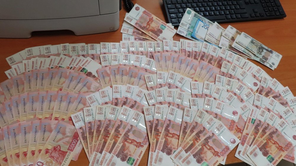 Челябинская таможня предотвратила незаконный вывоз 1,5 млн рублей