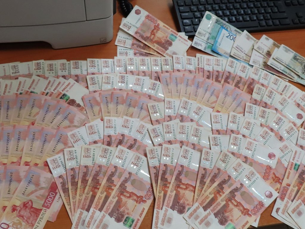 Челябинская таможня предотвратила незаконный вывоз 1,5 млн рублей