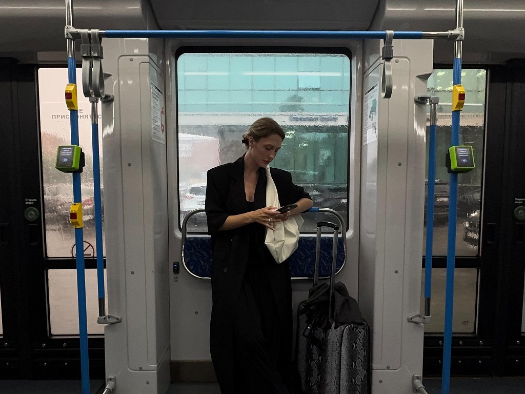Челябинский блогер снимает видео в трамвае и набирает тысячи просмотров