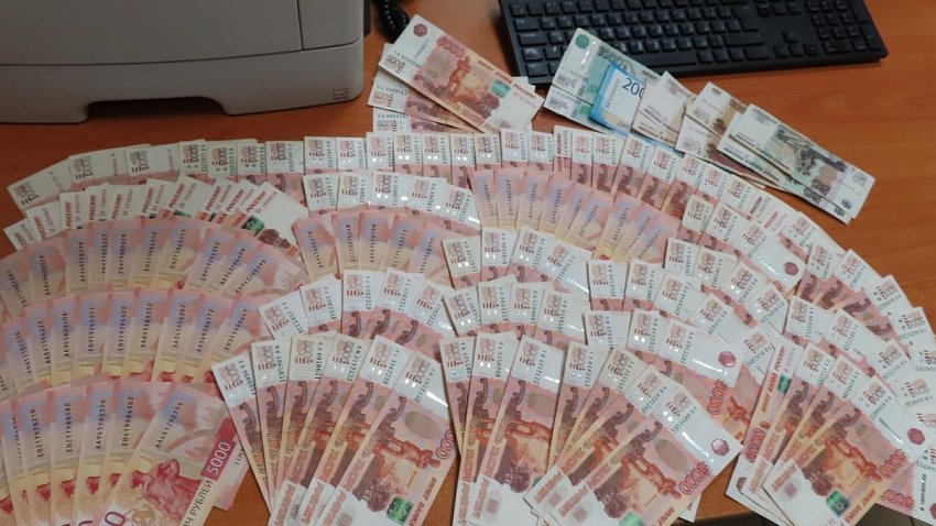 Челябинская таможня пресекла вывоз 1,5 миллиона рублей