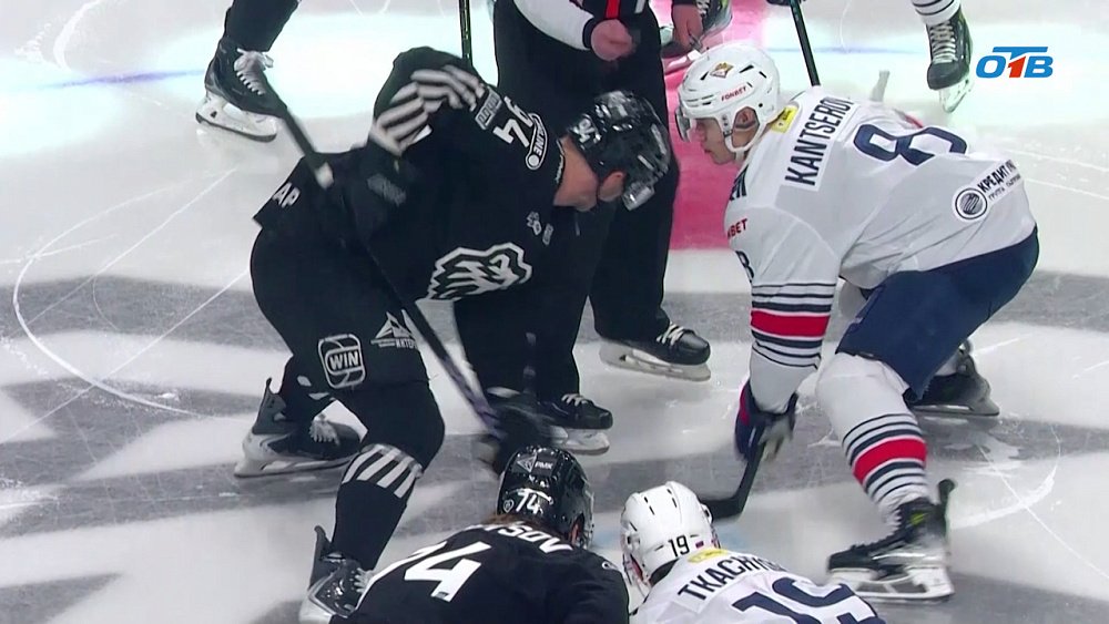 «Металлург» обыграл «Трактор» в южноуральском дерби