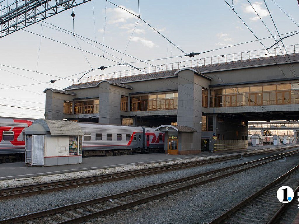 Из-за возгорания цистерн на перегоне задерживается поезд до Челябинска и другие составы