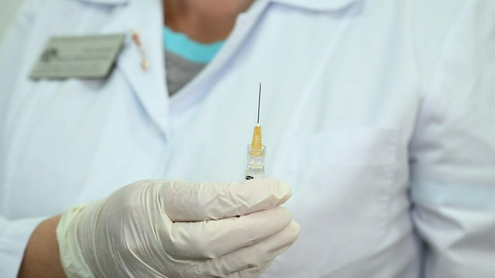 Минздрав одобрил применение двух вакцин от онкологии