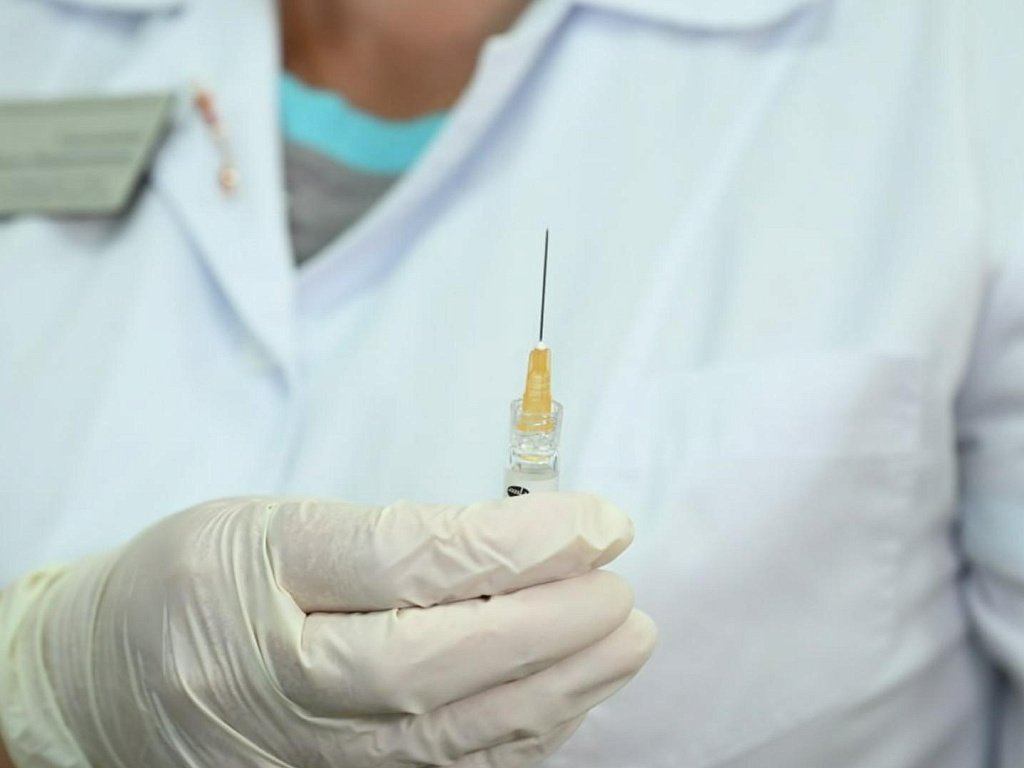 Минздрав одобрил применение двух вакцин от онкологии