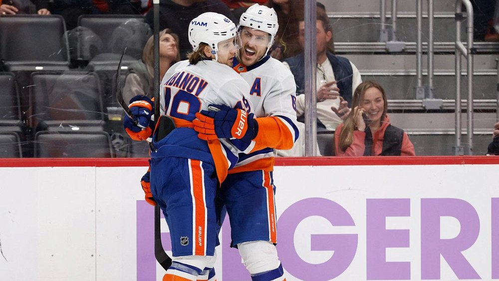 Хоккеист Максим Шабанов стал главной звездой матча с «Детройтом» в НХЛ