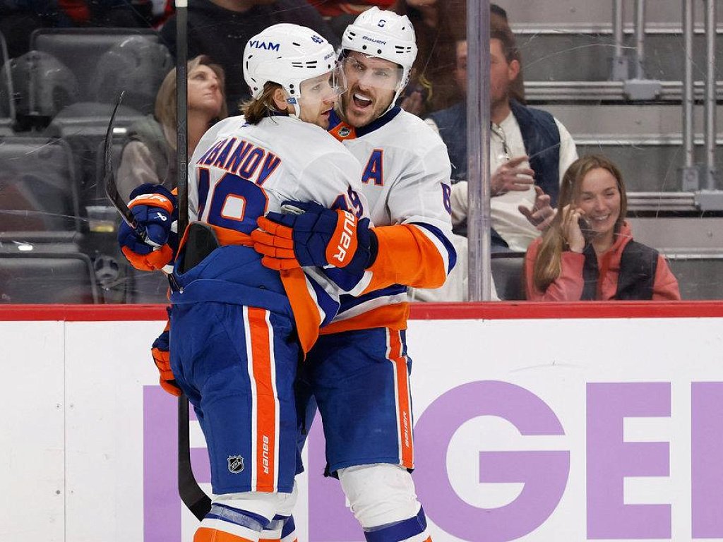 Хоккеист Максим Шабанов стал главной звездой матча с «Детройтом» в НХЛ