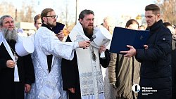 В Челябинске открыли 17‑метровый памятник Собору Архистратига Михаила