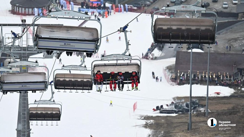 Новый шестиместный подъемник запустили на Солнечной долине в Миассе