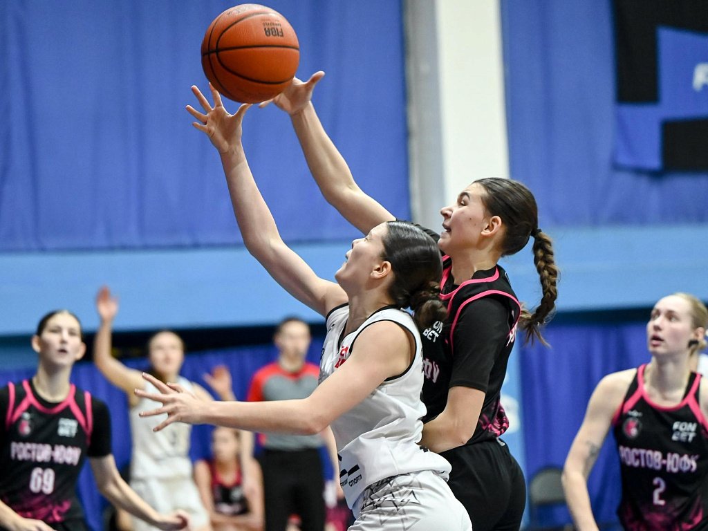 Баскетболистки «Славянки-ЧКПЗ» упустили лидерство в Высшей лиге