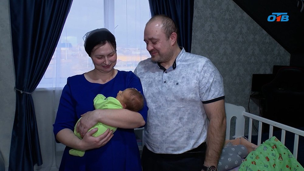 Как живет семья из Челябинской области, в которой двенадцать детей