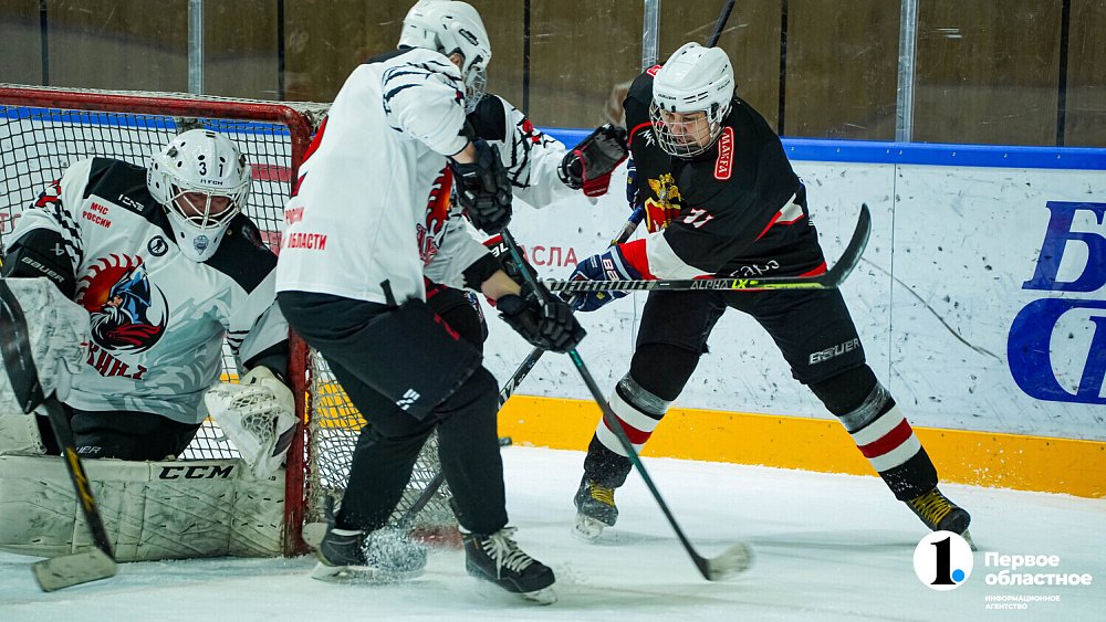 В Челябинске стартовал региональный этап Офицерской хоккейной лиги