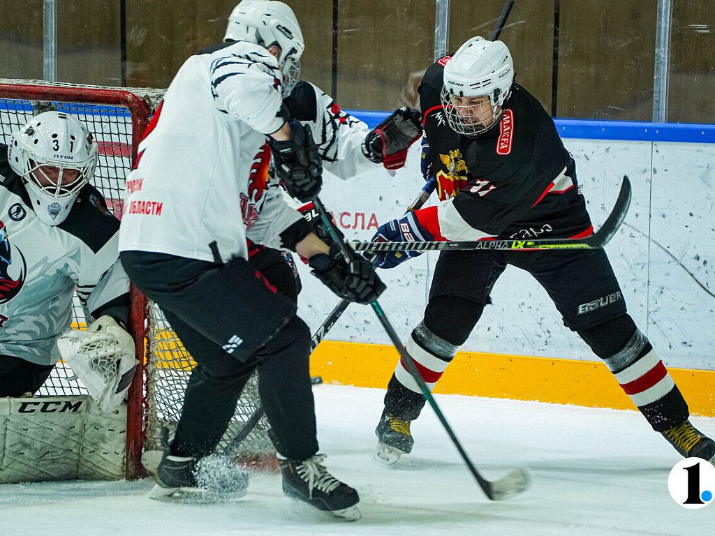 В Челябинске стартовал региональный этап Офицерской хоккейной лиги
