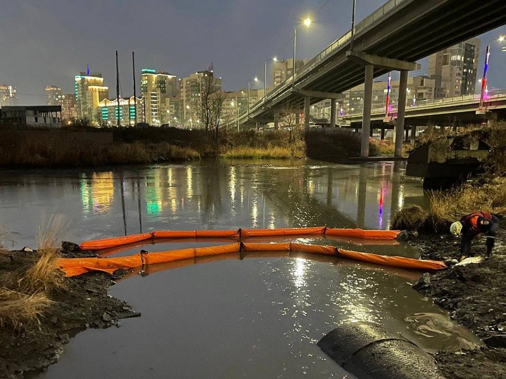 На реке Миасс вновь зафиксированы маслянистые пятна