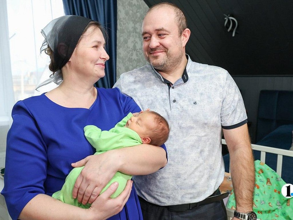 В семье из Челябинской области растут десять сыновей и две дочки