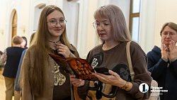 Темы подросткового буллинга и войны вынесли на челябинскую сцену актеры из Омска