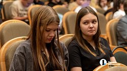 Темы подросткового буллинга и войны вынесли на челябинскую сцену актеры из Омска