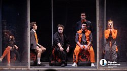 Темы подросткового буллинга и войны вынесли на челябинскую сцену актеры из Омска